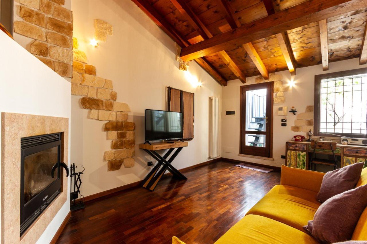 La Terrazza Apartment - Smart Holiday Mântua Exterior foto